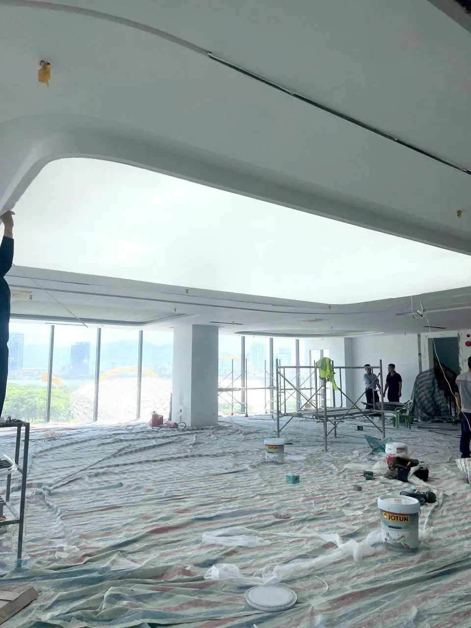 c&ocirc;ng tr&igrave;nh trần xuy&ecirc;n s&aacute;ng barrisol 13